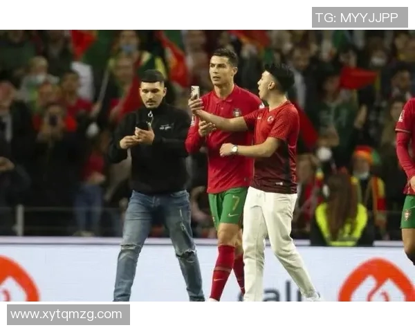 2018世界杯足球明星C罗领衔葡萄牙队征战历史舞台展现绝佳个人技术